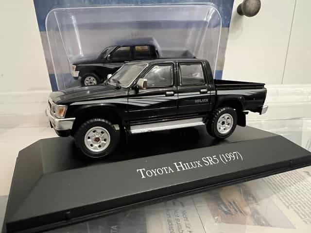 Toyota Hilux SR5 1:43 Model Kolekcjonerski