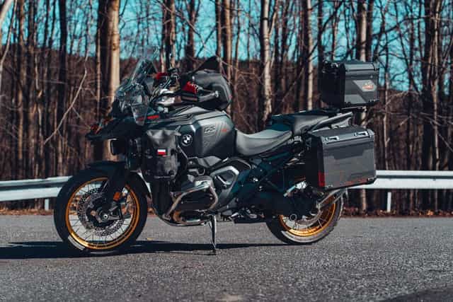Wynajem motocykli Skrzyczewski BMW R1300 GS ADV ASA BMW R1250 GS BMW RT1200 CF MOTO 800 EXPLORE