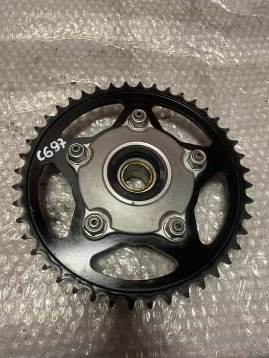 Aprilia Tuono V4 1100 Factory zabierak zębatka napęd C697