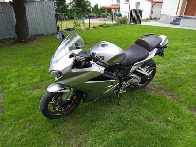 HONDA VFR 800F sprzedam lub zamienię na Auto bądz Quada!!!