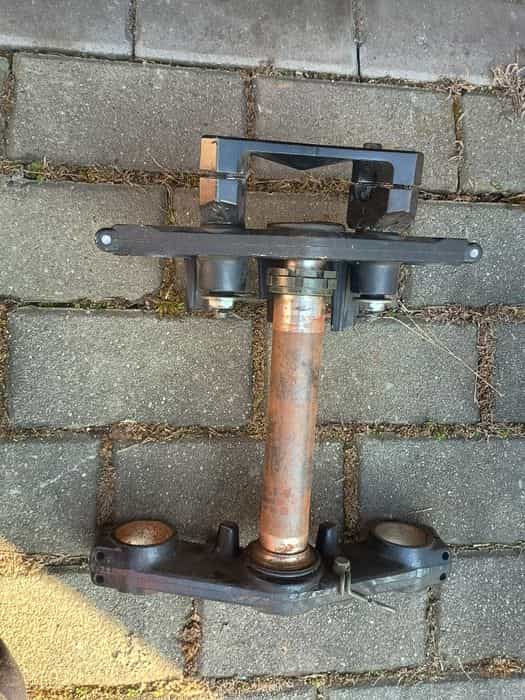 Kawasaki Z750 półka górna i dolna