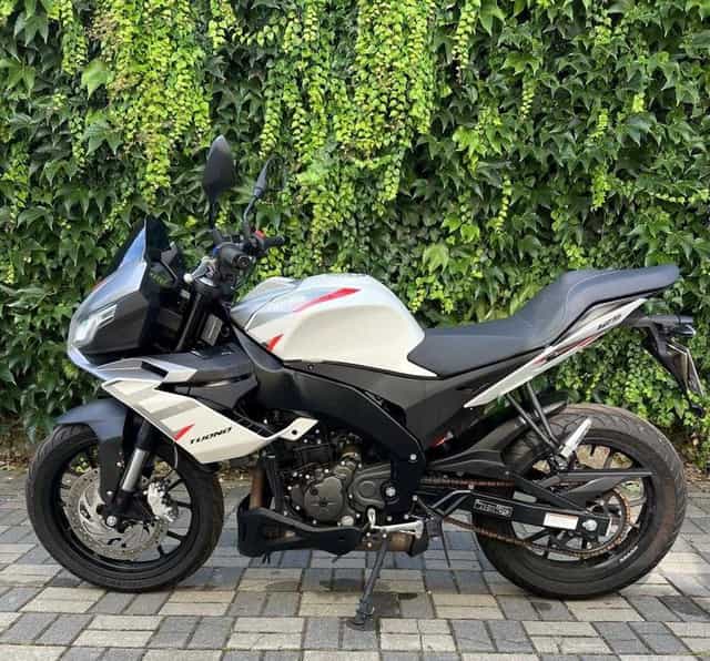 Sprzedam Aprilia Tuono 125 2022r. 13'490 zł Tylko 5500 km przebiegu