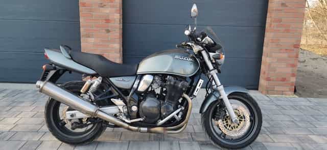 Suzuki gsx 750 AE inazuma