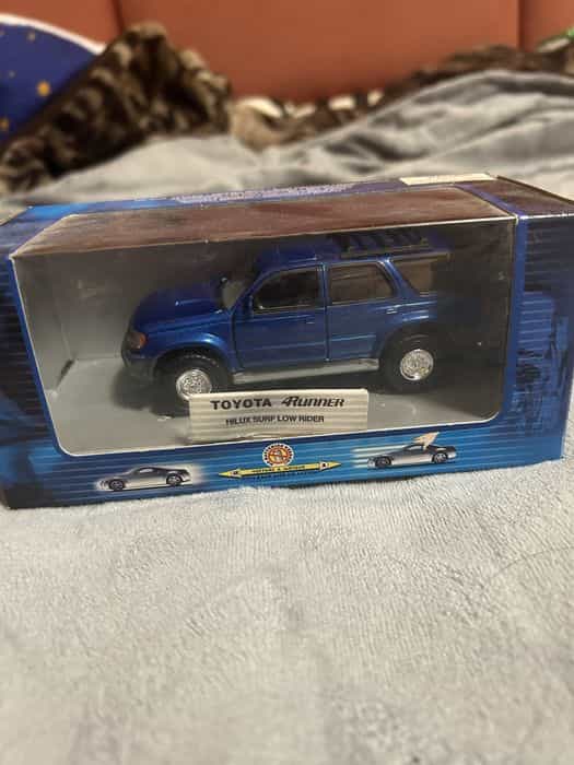 Toyota 4 runner tins toys 1:38
