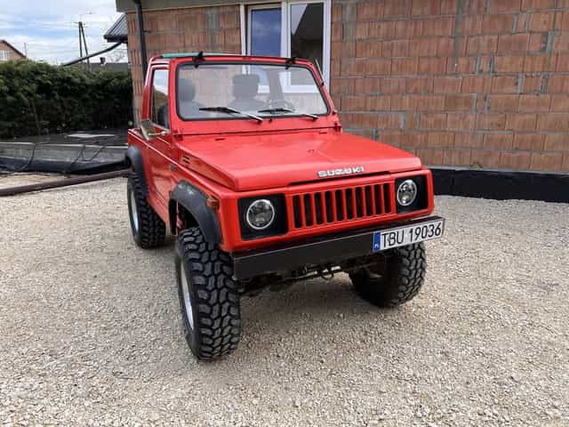Suzuki samurai na sprezynach wspomaganie
