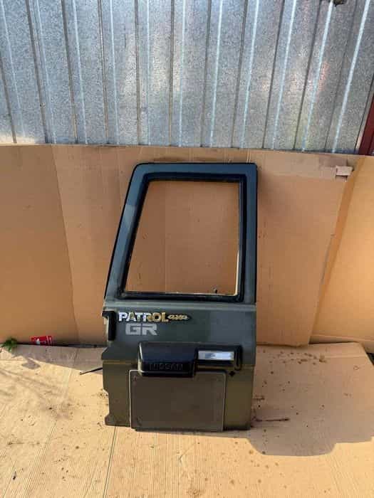 NISSAN PATROL Y60 GR drzwi bagażnika tylne lewe