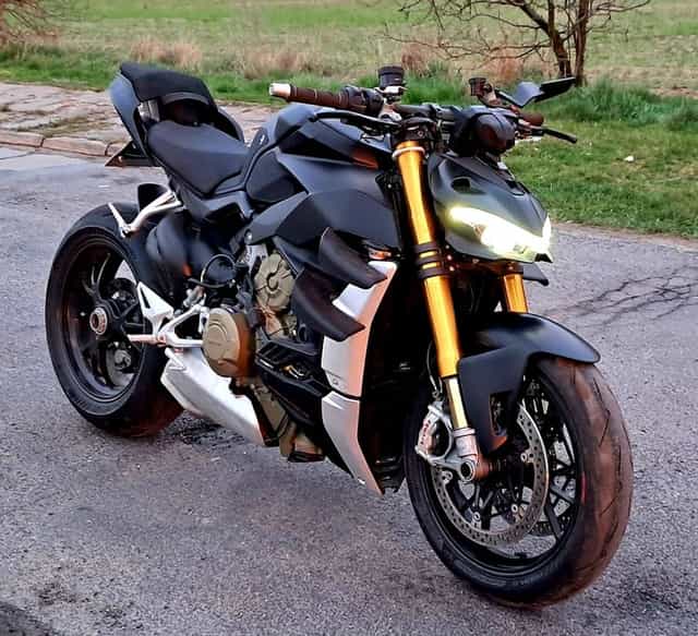 Ducati Streetfighter V4S  Sport  Black Edition  Moc 208 km