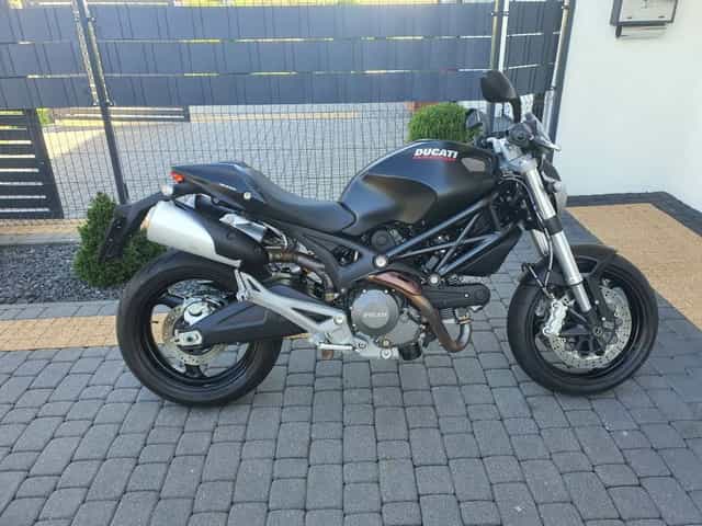 Ducati monster 696