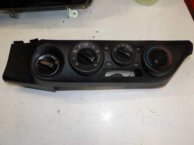 panel nawiewu klimatatyzacji toyota hilux viii 2015-