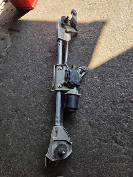 Mechanizm wycieraczek silniczek komplet nissan navara D40 3.0 v6