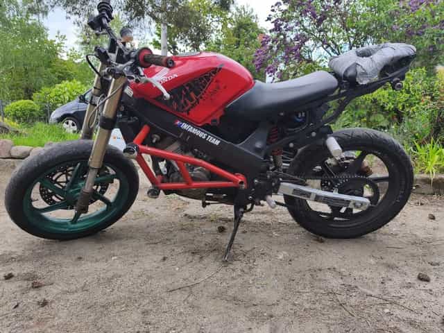 Honda CBR 125 stunt