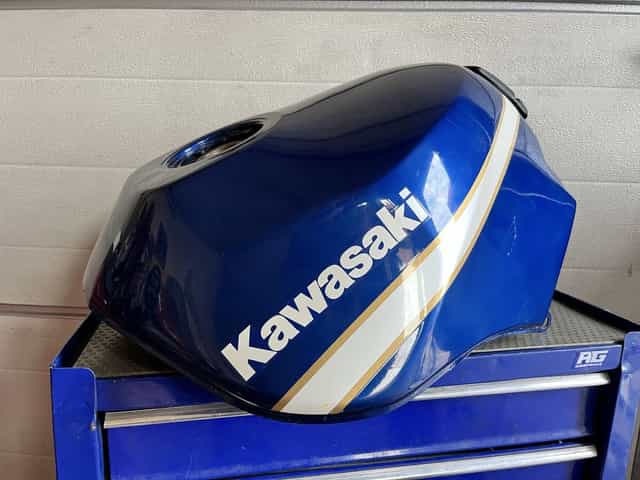 Zbiornik paliwa bak Kawasaki ZX 10 ZXT00B