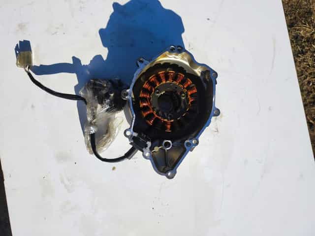 Yamaha FZ6 2004–2009 dekiel statora + stator pokrywa iskrownik zapłon