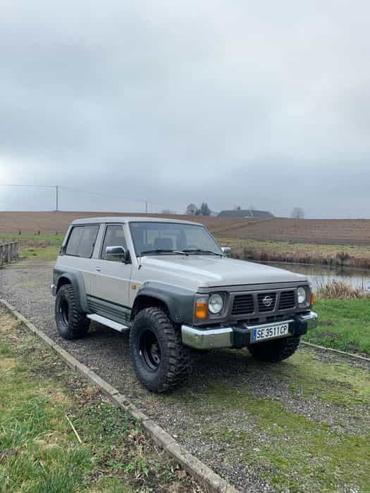 Nissan Patrol y60 3d 2.8 Karoseria
