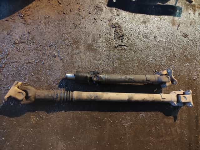 Suzuki Jimny 4x4 1.3 benzyna wał napędowy przedni tylny przód tył