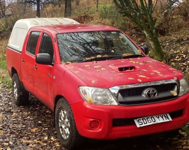 Przód kompletny zderzak Toyota Hilux 2009