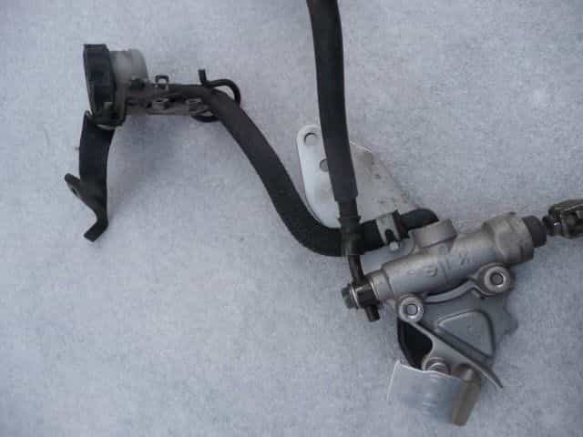 kawasaki zx10r zx 10 r 2007 pompa hamulcowa tylna