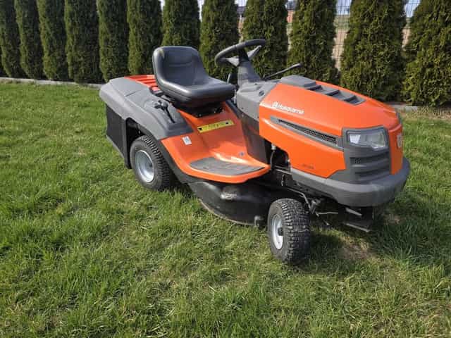 Kosiarka traktorek husqvarna