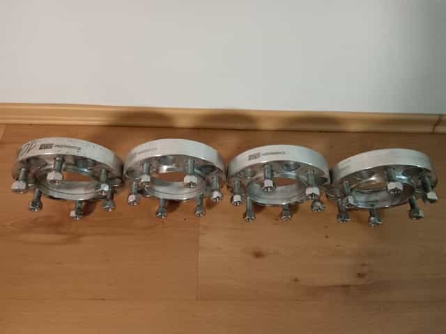 Dystanse z kołnieżem Toyota 4Runner Landcruiser Hilux 6x139,7 30mm