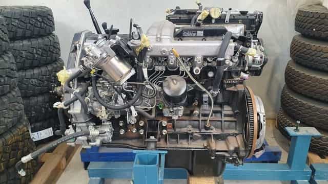 Silnik 1HZ 4200CC Diesel wraz z osprzętem - TOYOTA LAND CRUISER