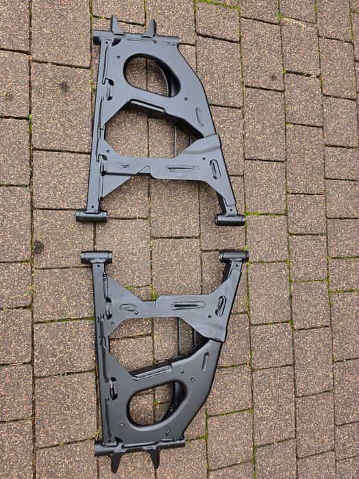 CFMOTO UFORCE U10 Pro Highland – tylne dolne wahacze komplet OEM
