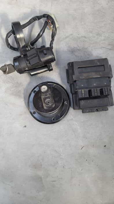 Kawasaki zx10 04-05 komputer stacyjka korek zamki immo