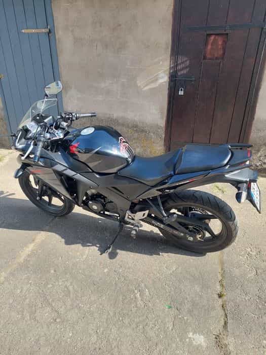 Motocykl Honda CBR 125 R
