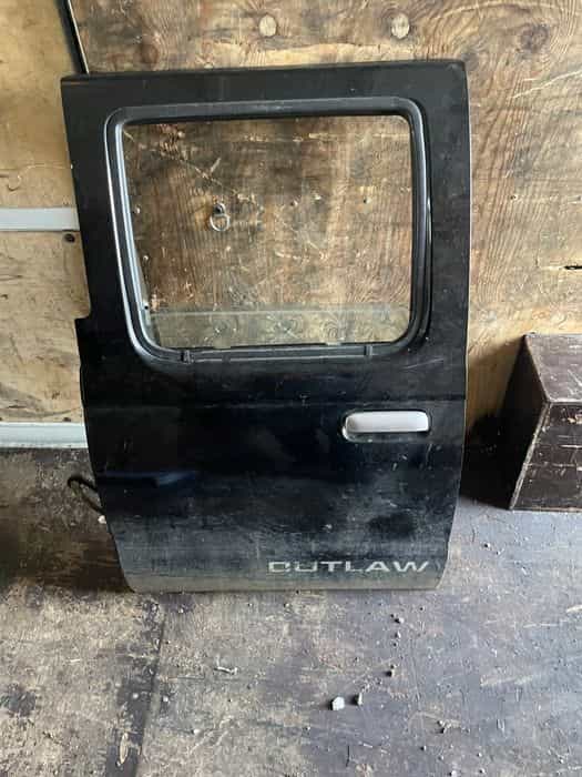 nissan navara d22 kompletne drzwi lewy tył tylne