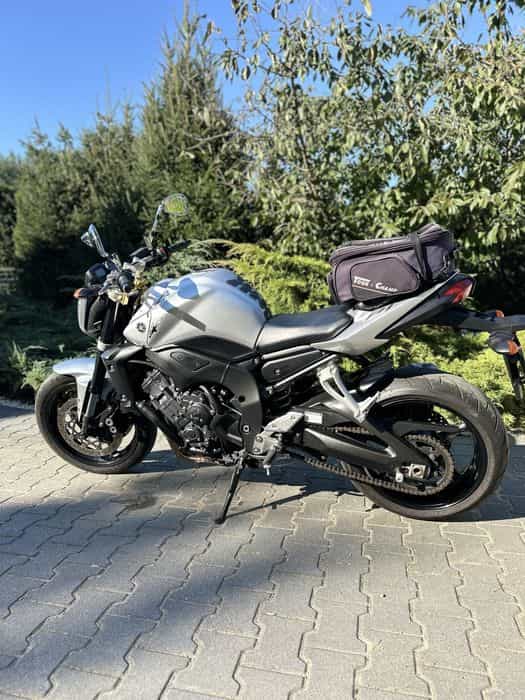Motocykl Yamaha FZ 1 pojemność 998cm3