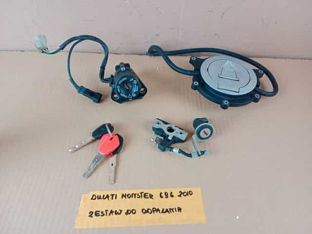 Ducati Monster 696 Zestaw do Odpalania Klucze Wlew Zamek Tył Stacyjka
