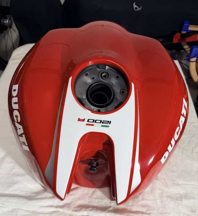 Bak paliwa Ducati Monster 1200R