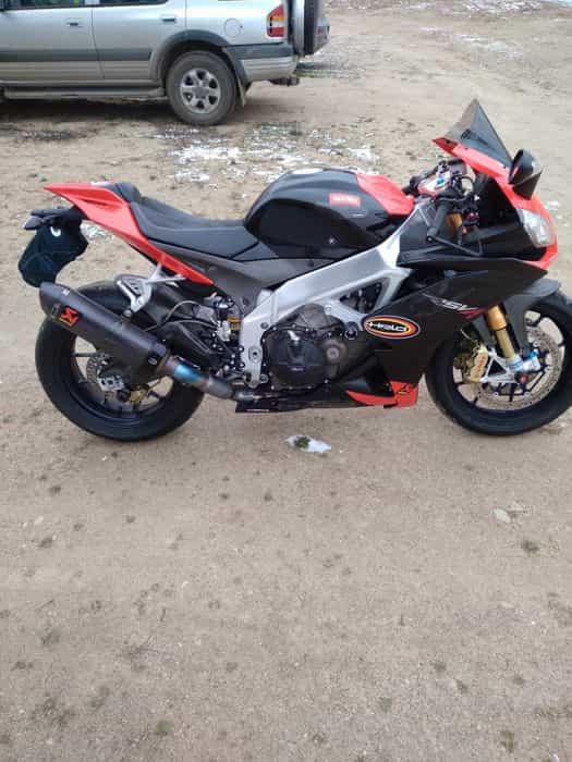 Aprilia RSV4 Factory