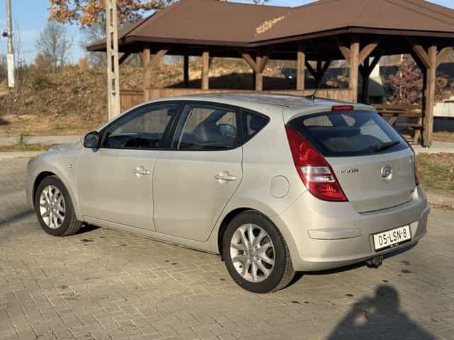 Hyundai i30 2.0 benzyna