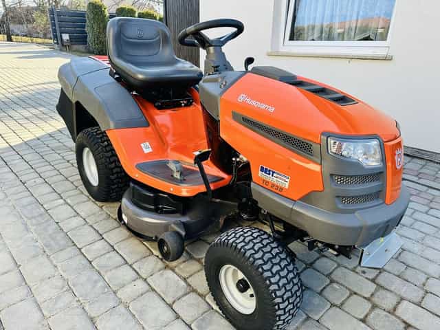 Traktorek Husqvarna TC 238 Briggs Stratton pompa oleju hydro Piękny