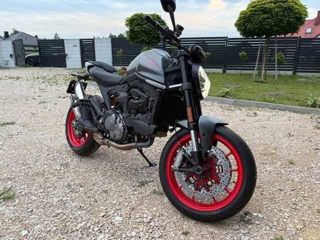 Ducati Monster  937cc