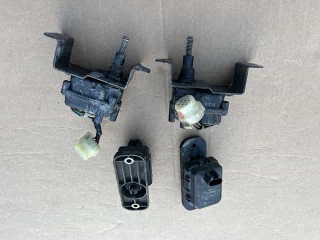 Suzuki samurai silniczek regulacji lamp