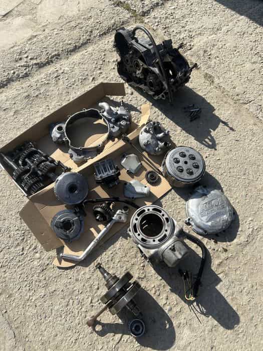 Czesci ktm 300 sx exc gs egs 250 cylinder zawor skrzynia kartery