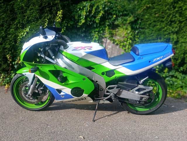 Kawasaki ZXR 400 Bardzo dobry stan strój pod malowanie Ninja