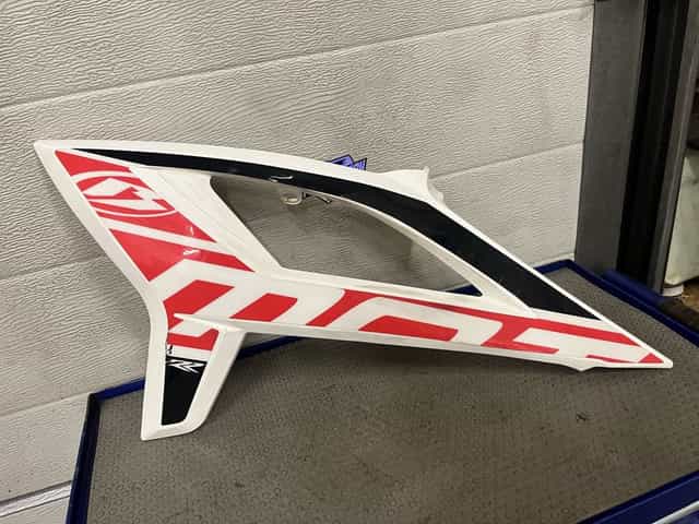 Lewy boczek owiewka beta rr 50 125