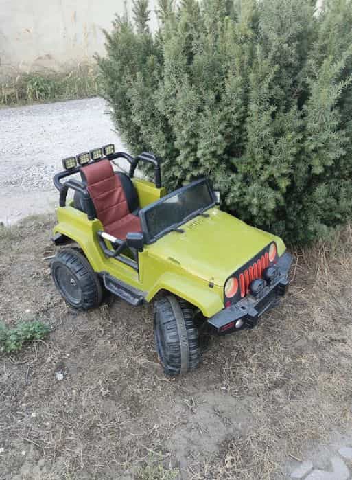 Jeep Wrangler auto na akumulator