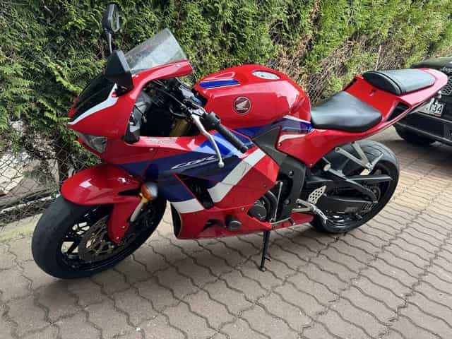 Honda CBR 600RR Red California PC40 2024