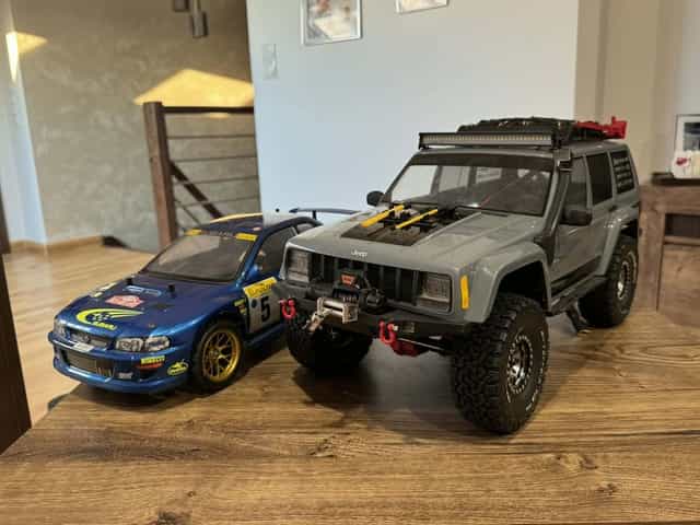 Model RC  Axial SCX10 II Jeep Cherokee