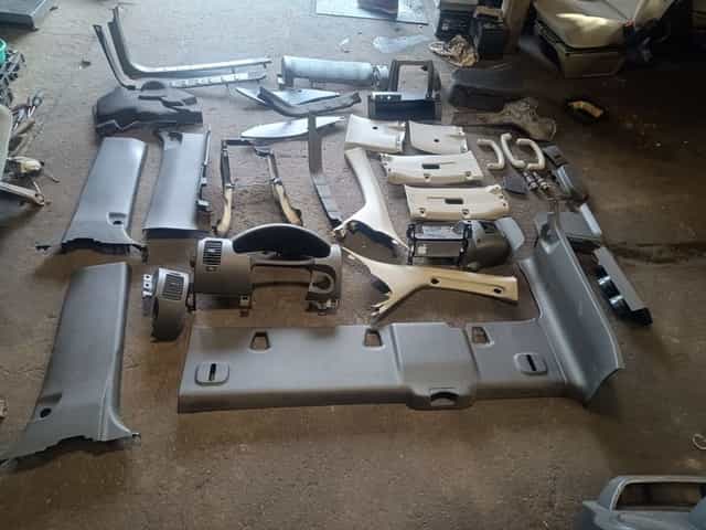 Plastiki wnętrza Nissan Navara D40 oryginał Europa