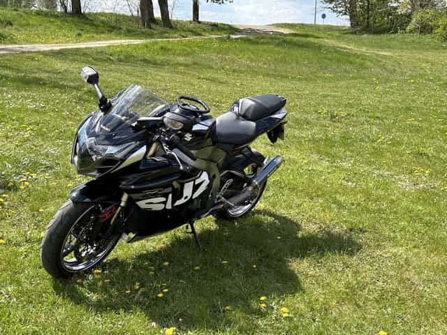 Suzuki gsxr 1000 piekna bezwypadkowy