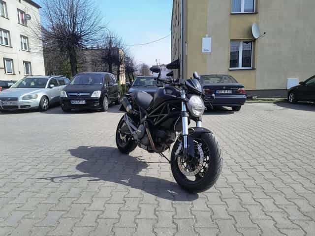 Ducati Monster 696 + ABS