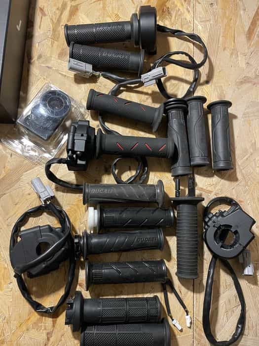 rolgaz manetki Ducati  panigale v4 V2 diavel stretfighter rolgaz manetki