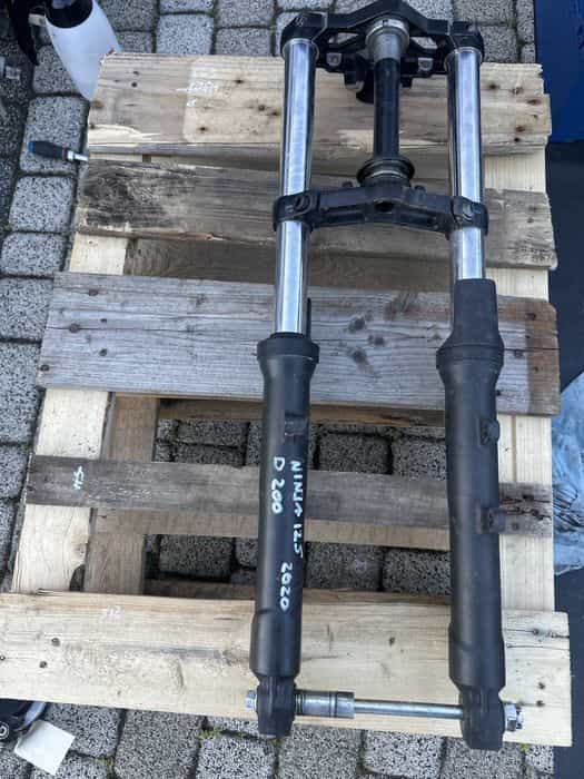 Zawieszenie lagi zawias Kawasaki Ninja 125
