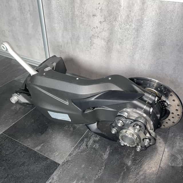 Ducati Streetfighter V2 - Wahacz, tarcza hamulcowa, piasta, zbierak