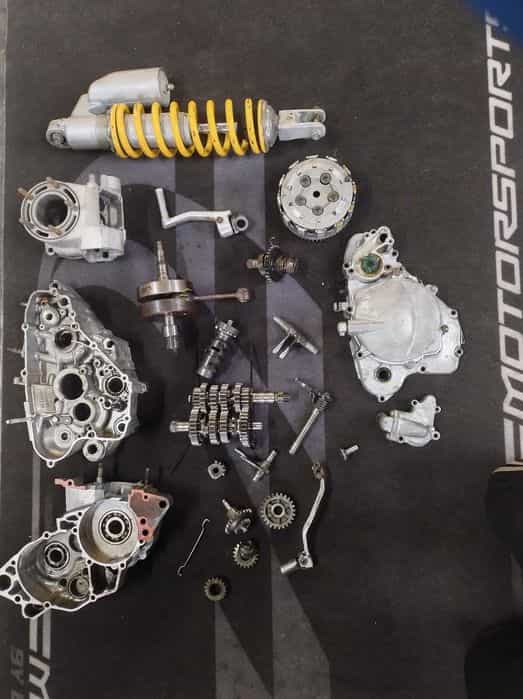 Suzuki RM 125 części silnikowe