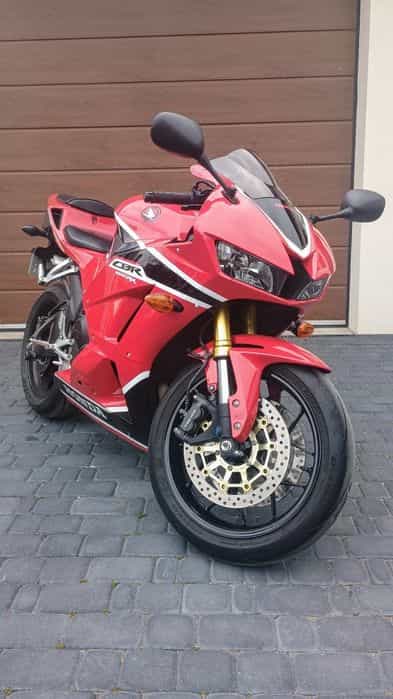 Honda cbr600rr 2018r niski przebieg  gwarancja !